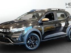 Svart (black) Ny 2025 Dacia Sandero Extreme Halvkombi | 224 900 kr (Marknadspris)