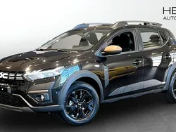 Svart (black) Ny 2025 Dacia Sandero Extreme Halvkombi | 224 900 kr (Marknadspris)