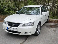 Vit Begagnad 2005 Hyundai Sonata Sedan | 18 500 kr (Bra pris)