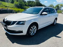 Vit Begagnad 2020 Skoda Octavia Ambition Kombi | 96 000 kr