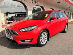 Röd Begagnad 2015 Ford Focus Titanium Kombi | 113 500 kr (Lite dyr)