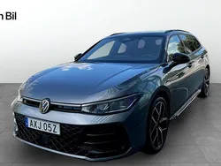Mörkgrå Begagnad 2024 VW Passat R-line Kombi | 569 900 kr