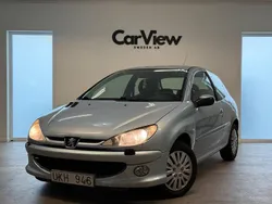 Ljusgrå Begagnad 2003 Peugeot 206 Halvkombi | 9 900 kr (Lite dyr)