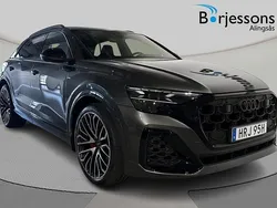 Grå Ny 2025 Audi Q8 Sport SUV | 1 332 000 kr (Marknadspris)