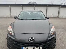 Grå Begagnad 2009 Mazda 3 Inclusive Halvkombi | 52 000 kr (Marknadspris)