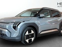 Grå (grey) Ny 2025 Kia EV3 Plus SUV | 504 370 kr (Marknadspris)