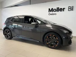 Mörkgrå (quasar grey metallic) Begagnad 2023 Cupra Born Halvkombi | 289 900 kr (Bra pris)