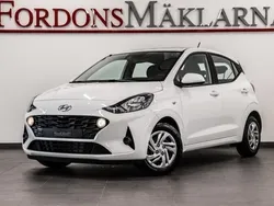Meta blue Begagnad 2023 Hyundai i10 Essential Halvkombi | 189 900 kr (Marknadspris)
