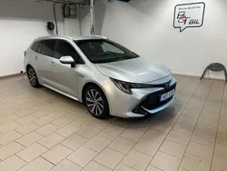 Silver (silver metallic) Begagnad 2021 Toyota Corolla Style Kombi | 194 900 kr (Bra pris)