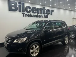 Svart Begagnad 2010 VW Tiguan Sportline SUV | 64 900 kr (Marknadspris)
