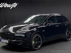 Svart Begagnad 2016 Porsche Cayenne S E-Hybrid Platinum Edition SUV | 469 800 kr (Dyr)