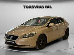 Brun (brunmet) Begagnad 2013 Volvo V40 Momentum Kombi | 119 900 kr (Marknadspris)