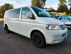 Flerfärgad Begagnad 2008 VW Caravelle Comfortline Minibuss | 129 000 kr (Superpris)