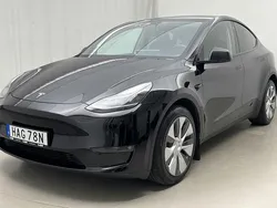 Svart Begagnad 2024 Tesla Model Y SUV | 369 000 kr