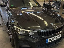 Svart Begagnad 2021 BMW 320 M Sport Kombi | 209 900 kr (Bra pris)