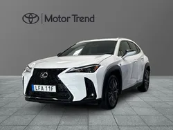 Vit Begagnad 2024 Lexus UX 300h Sport Design Packet SUV | 389 900 kr
