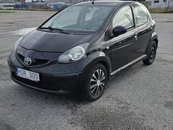 Svart Begagnad 2008 Toyota Aygo Halvkombi | 45 000 kr (Marknadspris)