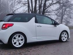 Vit Begagnad 2010 Citroën DS3 Halvkombi | 32 000 kr (Marknadspris)