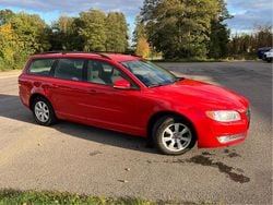 Röd Begagnad 2014 Volvo V70 Kinetic Kombi | 98 000 kr (Bra pris)