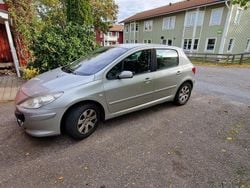 Grå Begagnad 2008 Peugeot 307 Halvkombi | 8 000 kr (Superpris)
