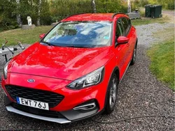 Röd Begagnad 2022 Ford Focus Active Kombi | 190 000 kr (Marknadspris)