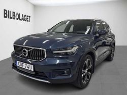 Mörkblå Begagnad 2020 Volvo XC40 Inscription SUV | 329 800 kr (Marknadspris)