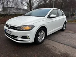 Vit Begagnad 2017 VW Polo Halvkombi | 69 400 kr (Superpris)