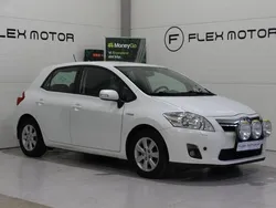 Vit Begagnad 2010 Toyota Auris Hybrid Plus Halvkombi | 79 800 kr (Marknadspris)