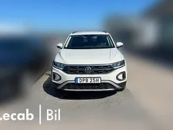 Grå Begagnad 2022 VW T-Roc Life SUV | 269 500 kr (Marknadspris)