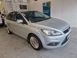 Grå Begagnad 2011 Ford Focus Titanium Halvkombi | 29 900 kr (Marknadspris)