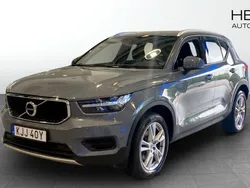 Grå (grey) Begagnad 2021 Volvo XC40 Momentum SUV | 309 000 kr (Marknadspris)