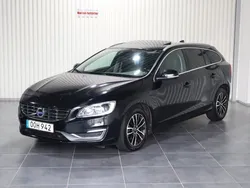 Svart Begagnad 2014 Volvo V60 Summum Kombi | 158 000 kr (Marknadspris)