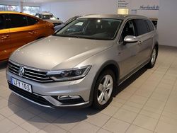 Silver (tungsten silver metallic) Begagnad 2016 VW Passat Alltrack Kombi | 209 000 kr (Marknadspris)