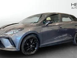 Grå (grey) Begagnad 2023 MG MG4 EV Halvkombi | 249 800 kr (Marknadspris)
