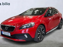 Röd Begagnad 2013 Volvo V40 CC Summum Kombi | 199 900 kr