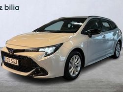 Grå Begagnad 2025 Toyota Corolla Active Kombi | 314 900 kr (Marknadspris)