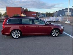 Röd Begagnad 2011 Volvo V70 Momentum Kombi | 69 000 kr (Marknadspris)