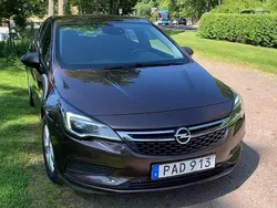 Brun Begagnad 2016 Opel Astra Enjoy Halvkombi | 99 900 kr (Marknadspris)