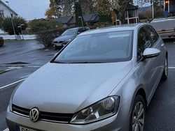 Silver Begagnad 2016 VW Golf VII Halvkombi | 89 000 kr (Marknadspris)