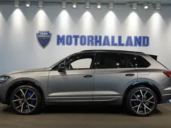 Grå Begagnad 2025 VW Touareg R SUV | 929 000 kr (Dyr)