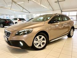 Brun (brunmetallick) Begagnad 2014 Volvo V40 CC Momentum Kombi | 99 900 kr (Marknadspris)