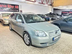 Ljusgrön Begagnad 2006 Toyota Avensis Kombi | 36 900 kr (Marknadspris)