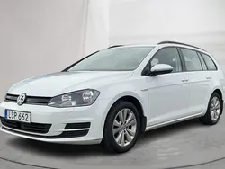 Vit Begagnad 2016 VW Golf VII | 100 000 kr