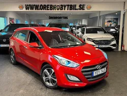 Röd Begagnad 2016 Hyundai i30 Premium Kombi | 124 900 kr (Marknadspris)