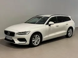 Vit Begagnad 2021 Volvo V60 Pro Kombi | 319 500 kr (Marknadspris)