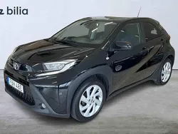 Svart Begagnad 2022 Toyota Aygo Halvkombi | 164 900 kr (Marknadspris)