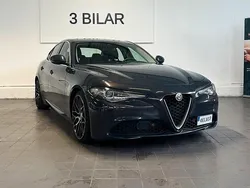 Grå Begagnad 2016 Alfa Romeo Giulia Sedan | 169 900 kr (Marknadspris)