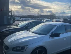 Vit Begagnad 2015 Volvo S60 R-Design Sedan | 170 000 kr (Marknadspris)