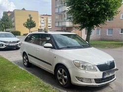 Vit Begagnad 2011 Skoda Fabia Elegance Kombi | 37 500 kr (Marknadspris)