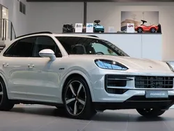 Brun Begagnad 2024 Porsche Cayenne SUV | 1 349 000 kr (Dyr)